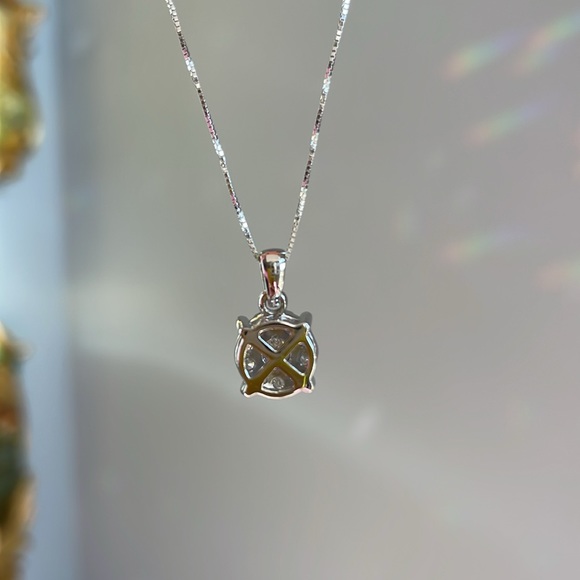 NWT Diamond Halo 18" Pendant Necklace (1/3 ct. t.w.) in 14k White Gold. $1200 - Picture 16 of 17